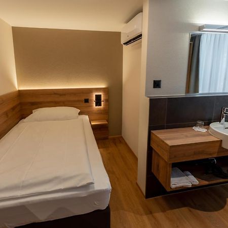 Ziegelhuesi Hotel, Stettlen Bei Bern Kültér fotó